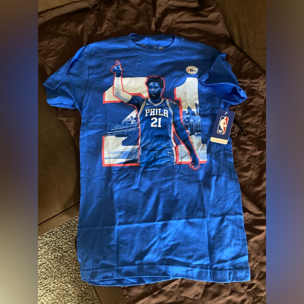 NWT Men’s 76ers Joel Embid t shirt size small